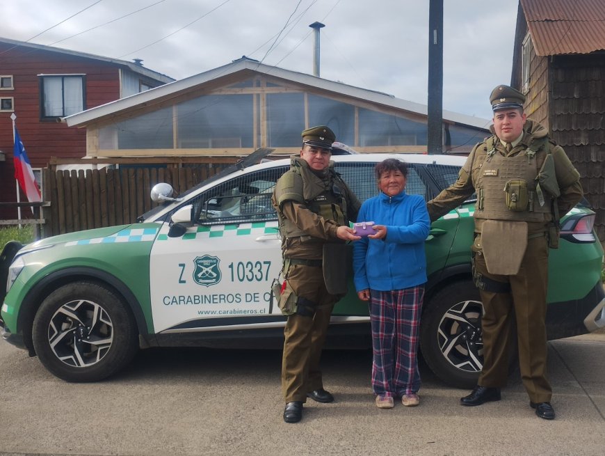 Carabineros devuelve billetera con documentos y dinero a su dueño en Río Bueno