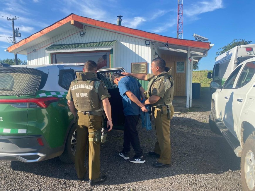 Tres sujetos detenidos por robo en lugar habitado y tenencia de drogas en sector de Trapi