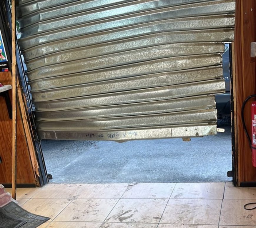 Sujetos asaltan dos locales comerciales en Valdivia utilizando método de "alunizaje" 