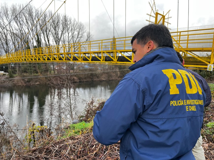 Hombre de 18 años es detenido tras huir hacia el río para evadir control policial