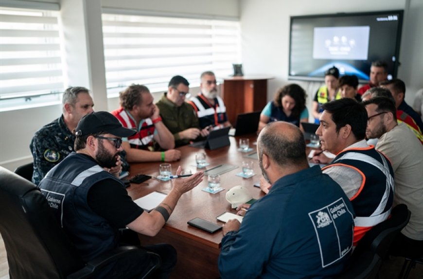 Presidente Boric confirma 18 fallecidos y más de mil viviendas destruidas por incendios