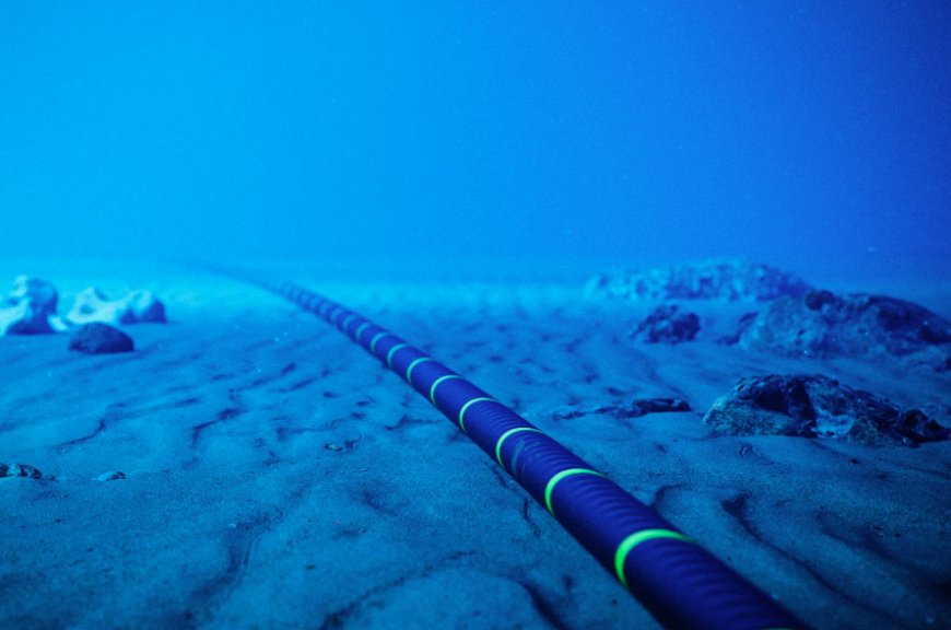Proyecto de cable submarino chino fue tramitado en 63 días, seis veces más rápido que el promedio en Chile