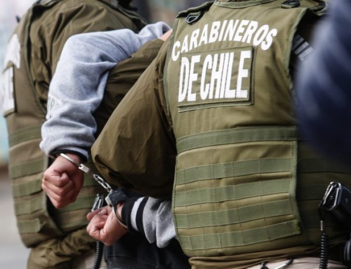 Detienen a sujeto que agredió con un hacha a su expareja en Villa Esperanza de Los Lagos