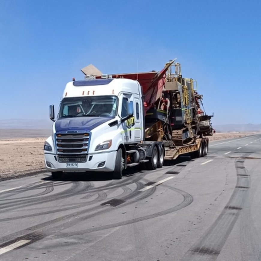 Camioneros amenazan con paralizar faenas si no suben tarifas ante alza del combustible