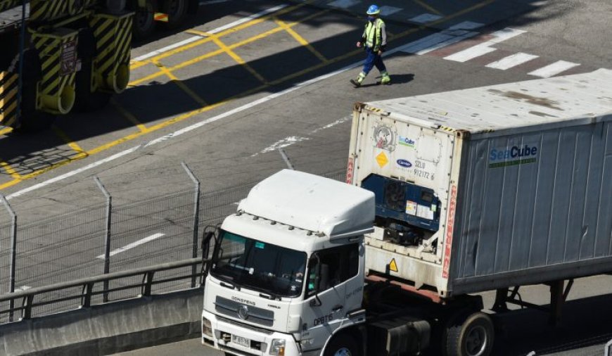 Camioneros descartan movilizaciones tras lograr acuerdos con el Gobierno en La Moneda
