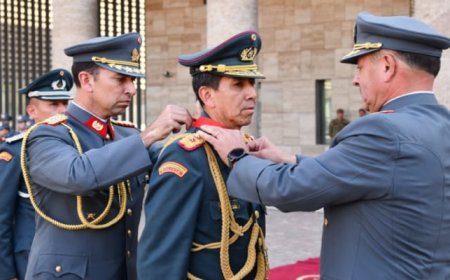 Ejércitos de Chile y Bolivia retoman diálogo tras 17 años con histórica condecoración a comandante altiplánico