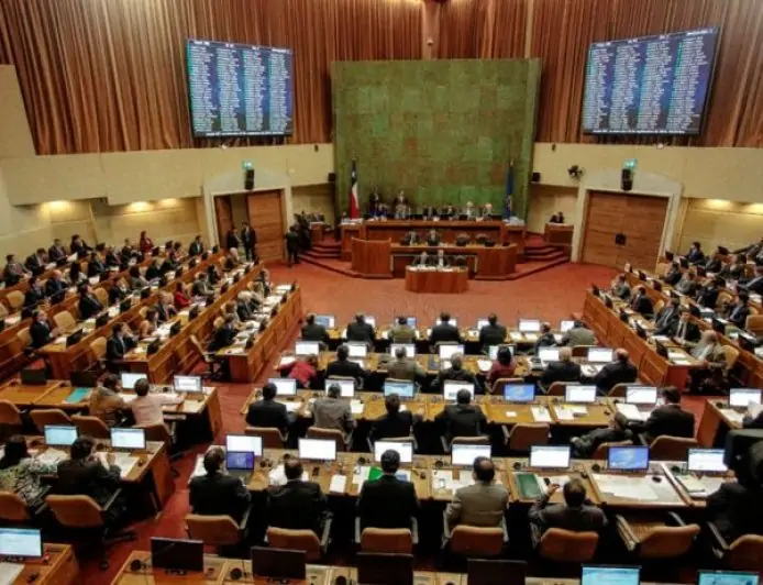 DC rechaza megarreforma de Kast y advierte que recorte tributario afectará gasto social