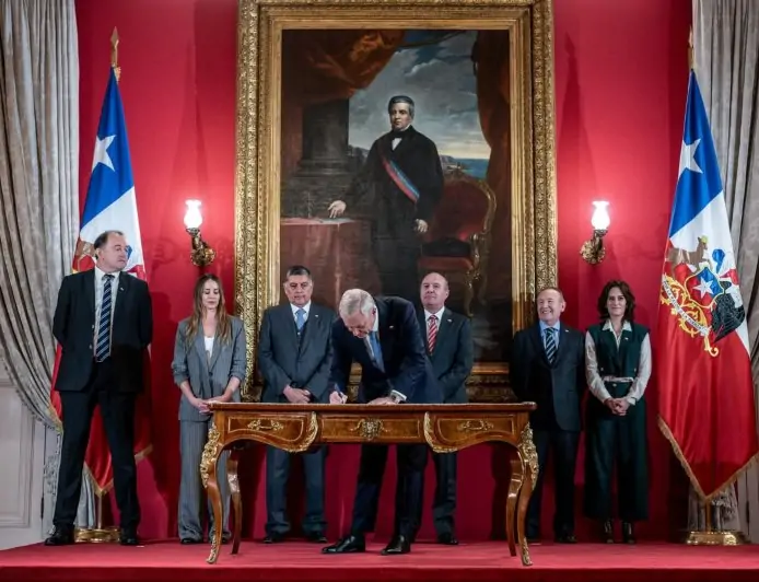 Reducción de impuestos corporativos, crédito a la contratación y repatriación de capitales: Lo que implica el Plan de Reconstrucción del gobierno