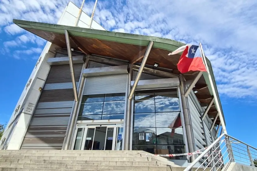 Corte rechaza prisión preventiva para tres estudiantes acusados de atacar a ministra Lincolao en Valdivia