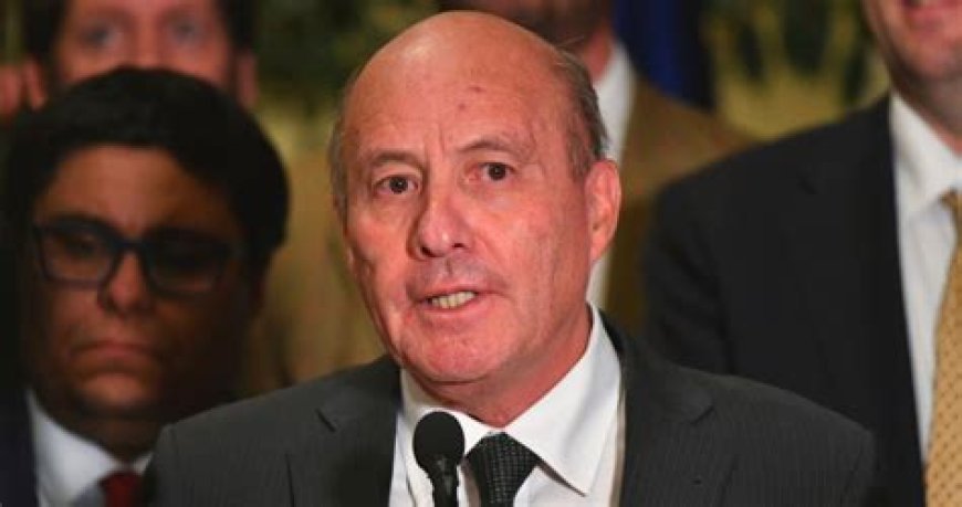 "No se puede tapar el sol con un dedo": Quiroz responde a la oposición por críticas al Presupuesto