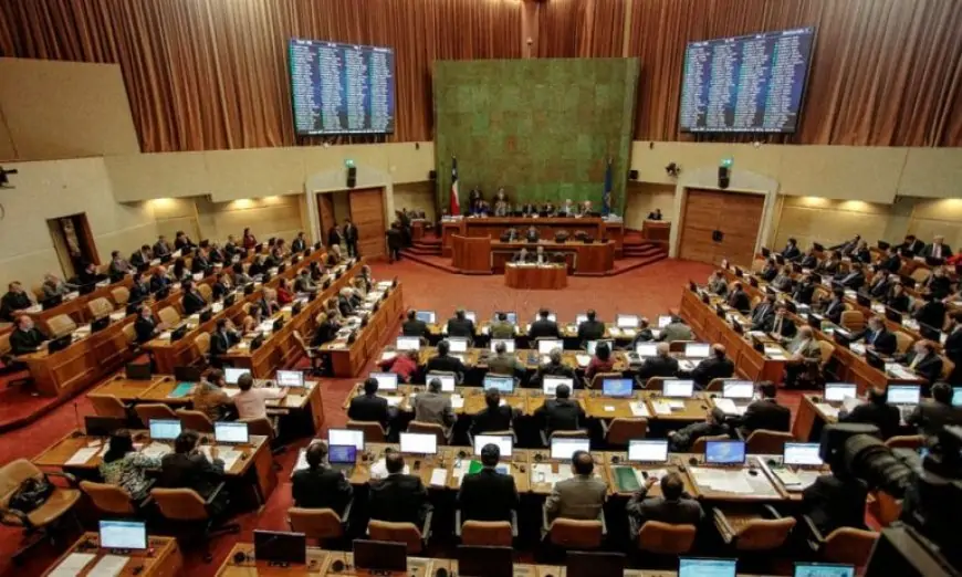 DC rechaza megarreforma de Kast y advierte que recorte tributario afectará gasto social