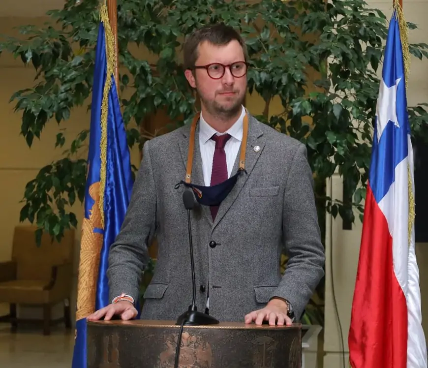 Diputado Sánchez oficia a Tesorería por millonaria morosidad del Partido Comunista: adeudan más de $71 millones en contribuciones