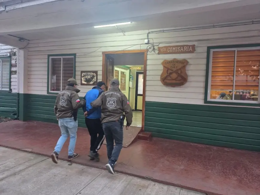 Sujeto agrede con arma cortopunzante a estudiante de 17 años en escuela de adultos de Río Bueno