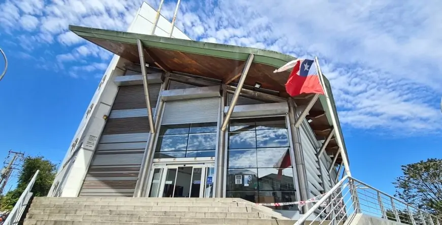 Corte rechaza prisión preventiva para tres estudiantes acusados de atacar a ministra Lincolao en Valdivia