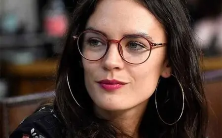 Sociedad de suegra y cuñados de exministra Camila Vallejo facturó $1.209 millones a hospital público durante gobierno de Boric