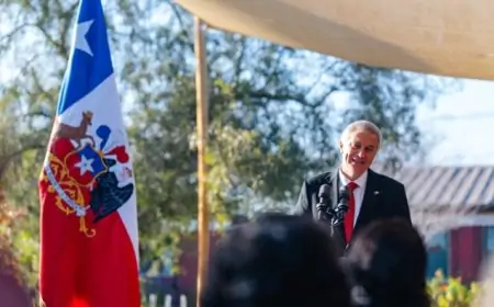 87% respalda cambio de gabinete y aprobación de presidente Kast sube 4 puntos a 40% según encuesta Cadem