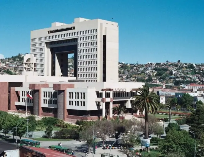PDG propone bajar dieta parlamentaria a 10 sueldos mínimos: diputados pasarían de $8,3 a $5,3 millones