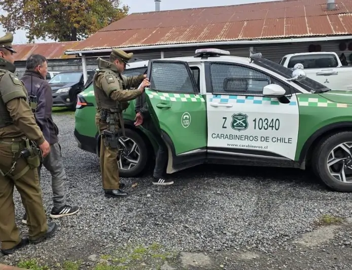 Rápida acción de Carabineros permite detener a dos sujetos por robo en vivienda de Río Bueno