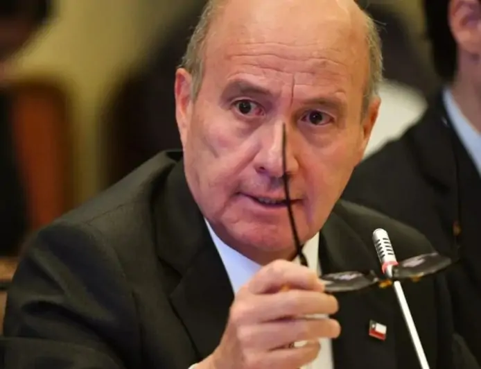 Ministro Quiroz detecta riesgos fiscales por más de US$9.200 millones heredados de era Boric y abre investigaciones en cuatro reparticiones