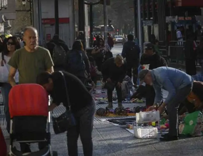 Tasa de desempleo alcanza 9,1% en trimestre febrero-abril 2026, con aumento de 0,3 puntos en doce meses