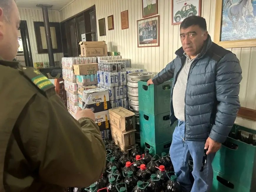 Bochorno para Carabineros: devuelven alcohol decomisado a dueño de botilleria en San Pablo
