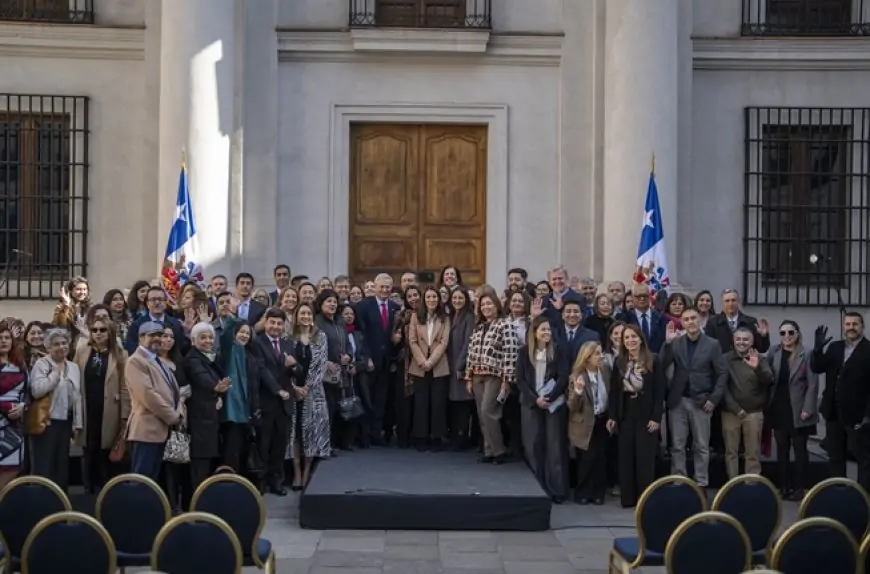 Presidente Kast encabeza encuentro "Directores por Chile" en La Moneda y destaca que "los directores son el corazón del proyecto educativo"