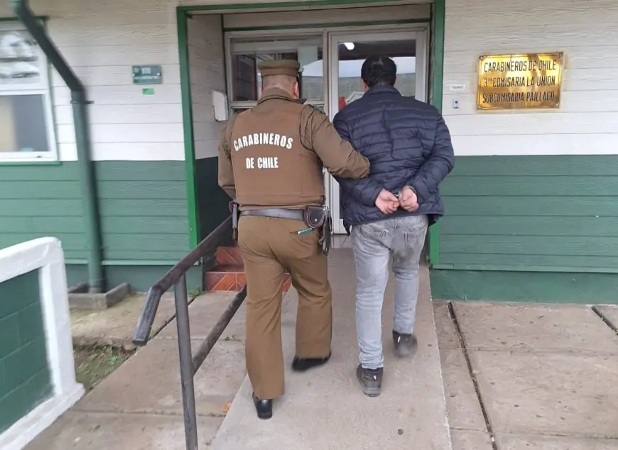 Rápida acción de Carabineros permite detener a sujeto por hurto en Paillaco antes que abandonara la comuna
