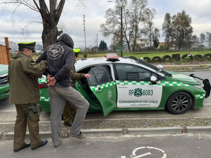 Cinco adultos son detenidos por Carabineros de Máfil tras frustrado robo en centro de acopio de Valdivia con seguimiento en Ruta 5 Sur