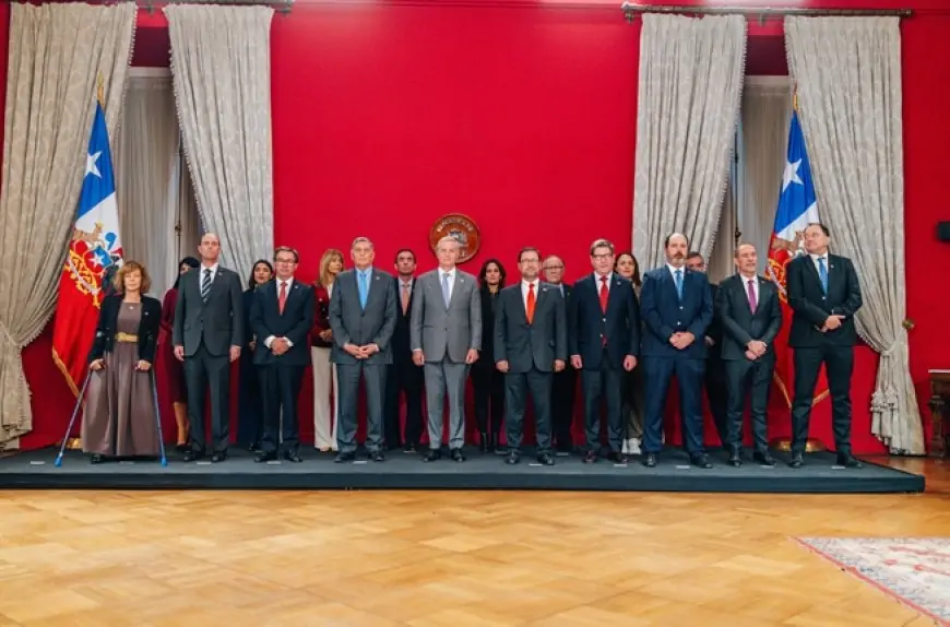 Presidente Kast realiza primer cambio de gabinete a 69 días de asumir: salen Mara Sedini y Trinidad Steinert y asume Martín Arrau en Seguridad