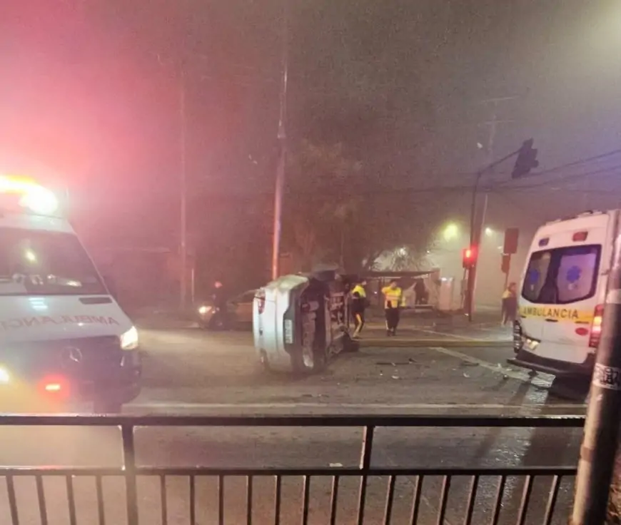 Ambulancia del Hospital de La Unión es impactada por alcance en Valdivia y conductor de automóvil da positivo a 1,74 grs./L en alcoholemia