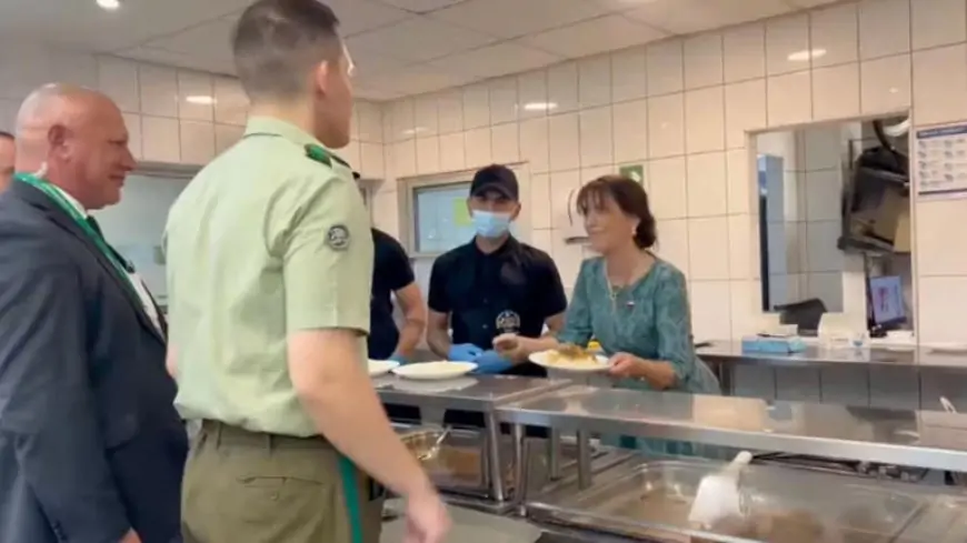 Contraloría descarta irregularidades en entrega de almuerzos de la Primera Dama Pía Adriasola y rechaza requerimiento del diputado Manouchehri