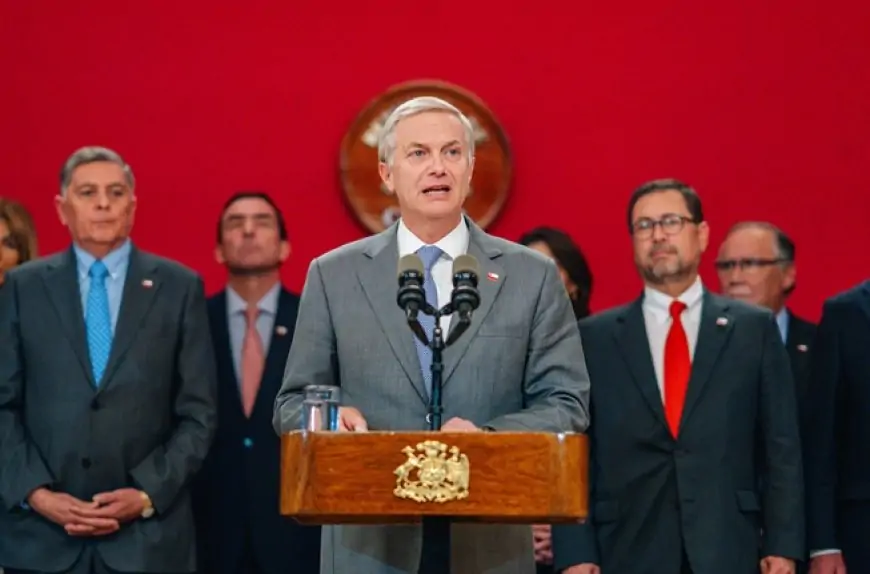 Encuesta Criteria: aprobación de Presidente Kast baja a 37% y desaprobación cae a su nivel más bajo en cuatro semanas