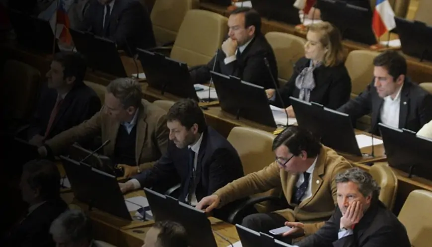 UDI propone fusionar 10 ministerios para reducir de 25 a 19 carteras en Chile