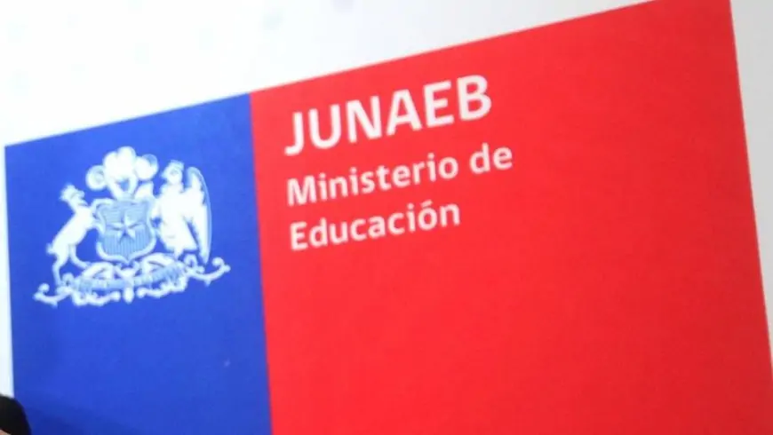 Gobierno denunciará a Junaeb ante Fiscalía por presuntas irregularidades que superarían los $14 mil millones en la administración de Boric