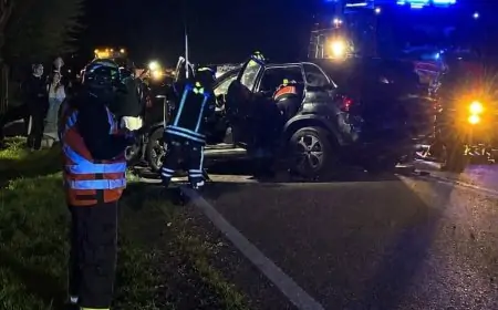 Dos lesionados deja colisión entre bus y vehículo menor en ruta Frutillar-Puerto Octay, una persona con heridas graves