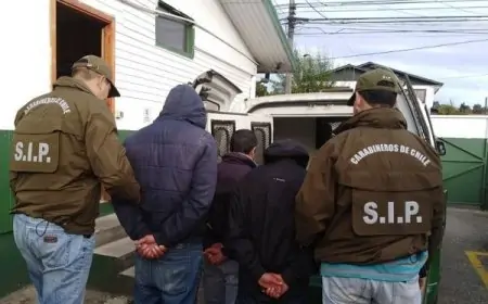 Detienen a cinco personas por robos con violencia en Valdivia y Osorno: vehículo fue localizado en Rancagua con $2,3 millones