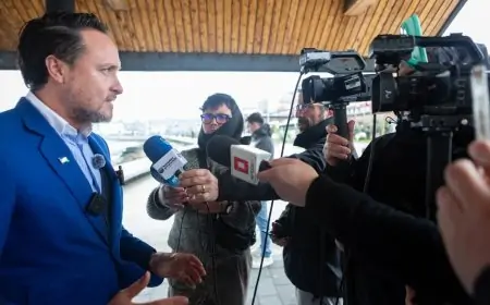 Alcalde de Puerto Montt denuncia nulo avance en proyecto Hito Cero y acusa "show mediático" sin financiamiento ni diseño