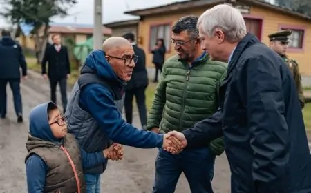 Evaluación presidencial sube a 42% en junio y Kast mejora en regiones y sectores populares, según Cadem