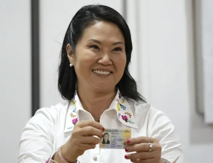Fujimori aventaja a Sánchez por menos de mil votos en Perú a cinco días del balotaje