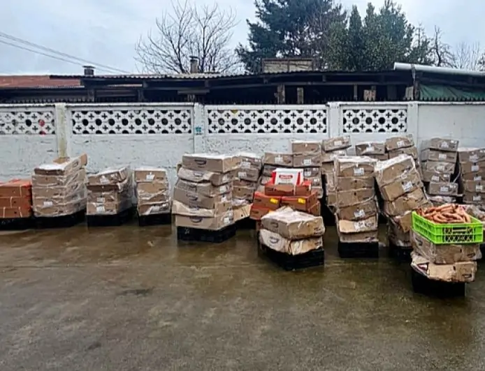 Seremi de Salud decomisa más de 2 toneladas de material vencido en fábrica de cecinas en Purranque e inicia sumario sanitario