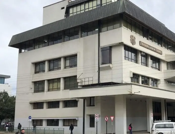 Juzgado condena a Municipalidad de Valdivia por acoso laboral contra nutricionista de CESFAM y ordena indemnización de $3 millones