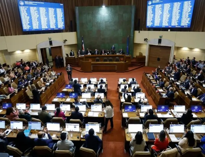 DC propone “Registro de Vándalos de Cuello y Corbata” para sancionar a condenados por delitos económicos con pérdida de beneficios 