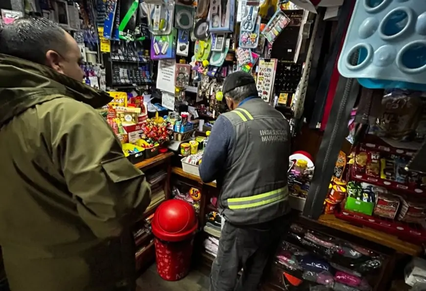 Carabineros y Seguridad Pública de Futrono realizan campaña preventiva sobre venta de vapers a menores de edad