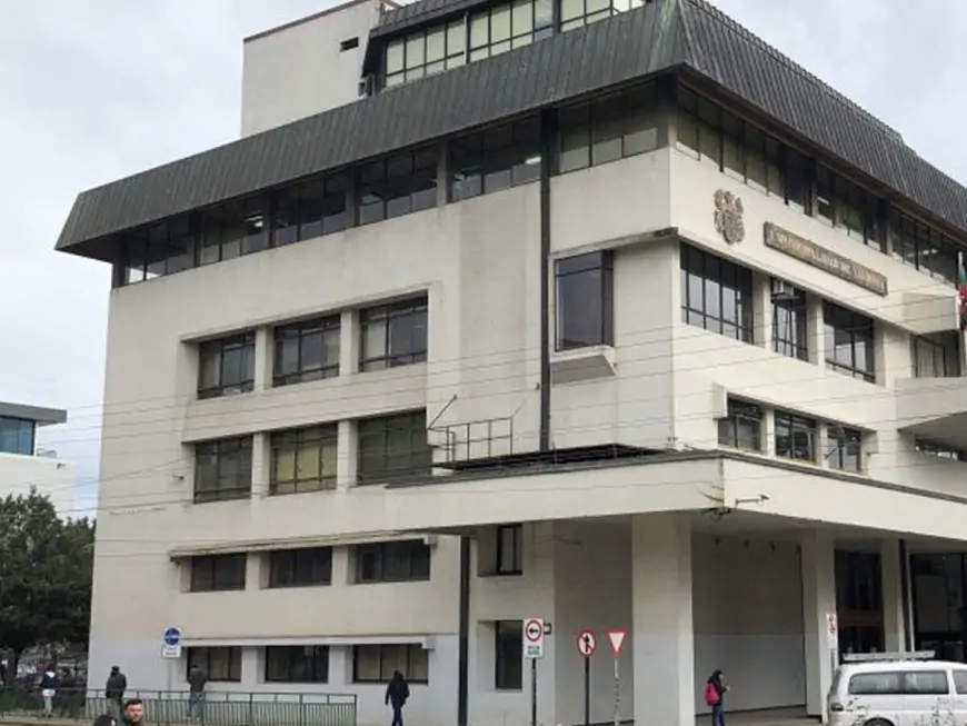 Juzgado condena a Municipalidad de Valdivia por acoso laboral contra nutricionista de CESFAM y ordena indemnización de $3 millones