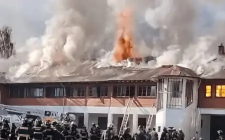 Incendio destruye por completo pabellón del Regimiento Arauco de Osorno: cinco bomberos lesionados y 100% de daños estructurales