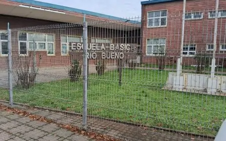 Concejales de Río Bueno denuncian "negligencia" por falta de calefacción en Escuela Río Bueno y exigen suspender clases