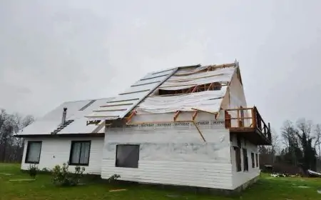 Frente de mal tiempo en el Ranco deja voladuras de techos en Futrono y Río Bueno y más de 10 mil familias sin electricidad