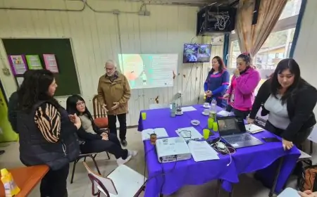 Seremi de Educación Carlos Crot y autoridades visitan escuelas y jardines afectados por sistema frontal en Corral, Niebla y La Aguada