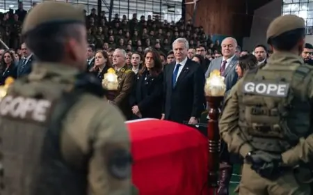 Presidente Kast asiste a servicio religioso del cabo Cosme en Temuco y destaca su trayectoria de 13 años en el GOPE
