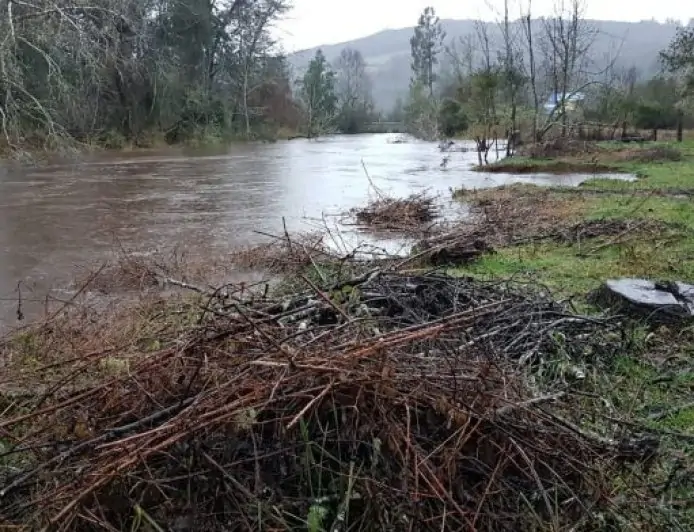 SENAPRED declara Alerta Amarilla para Lanco y Mariquina por crecida del río Leufucade en Purulón